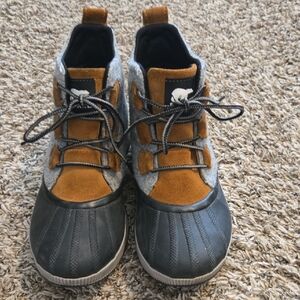 Women's Sorel Boots in Brown and Gray